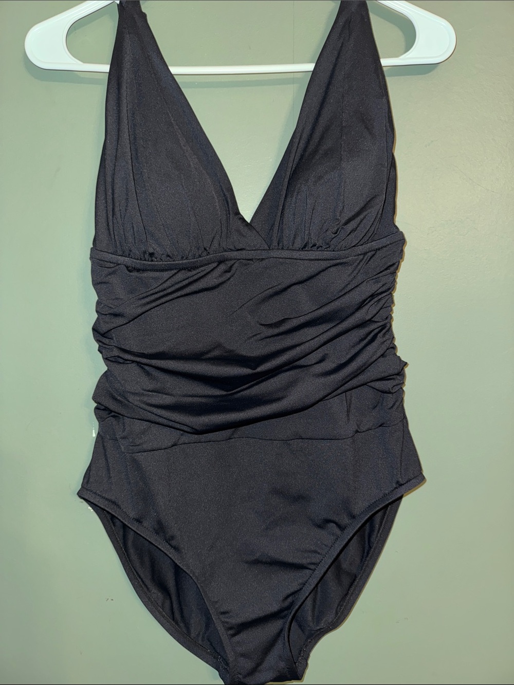 La Blanca Island Goddess Ruched Waist Black One Piece Swim 10